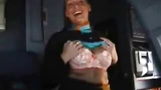 Hussy brunette bonda ...